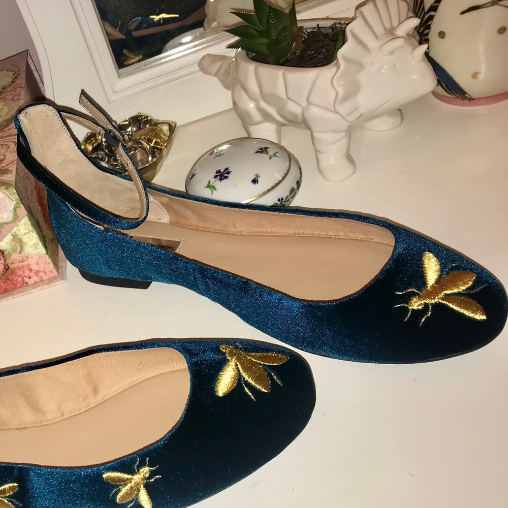 I•N•C bumblebee flats SIZE 11